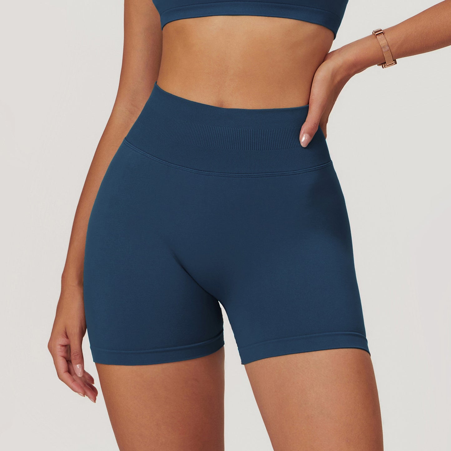 Seamless High Waisted Tight Fitting Hip Lifting Yoga Shorts