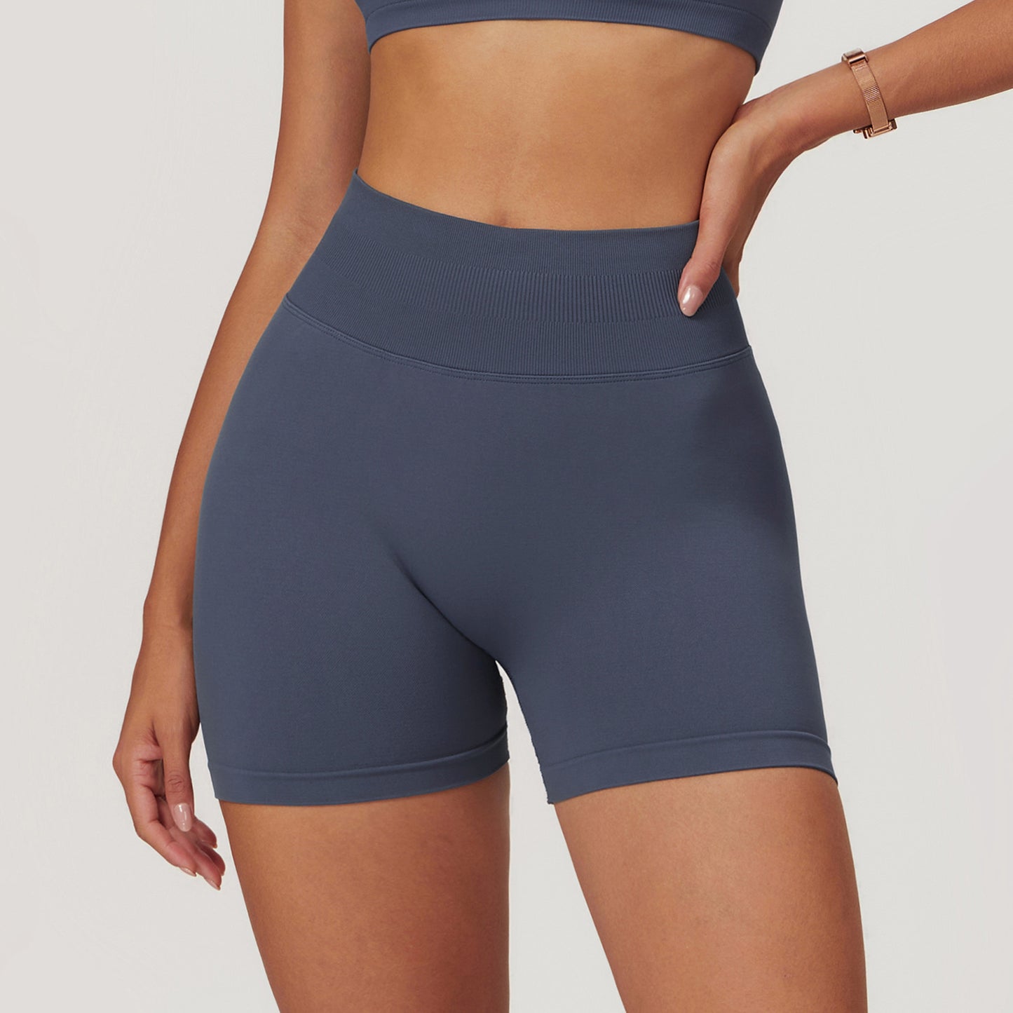 Seamless High Waisted Tight Fitting Hip Lifting Yoga Shorts