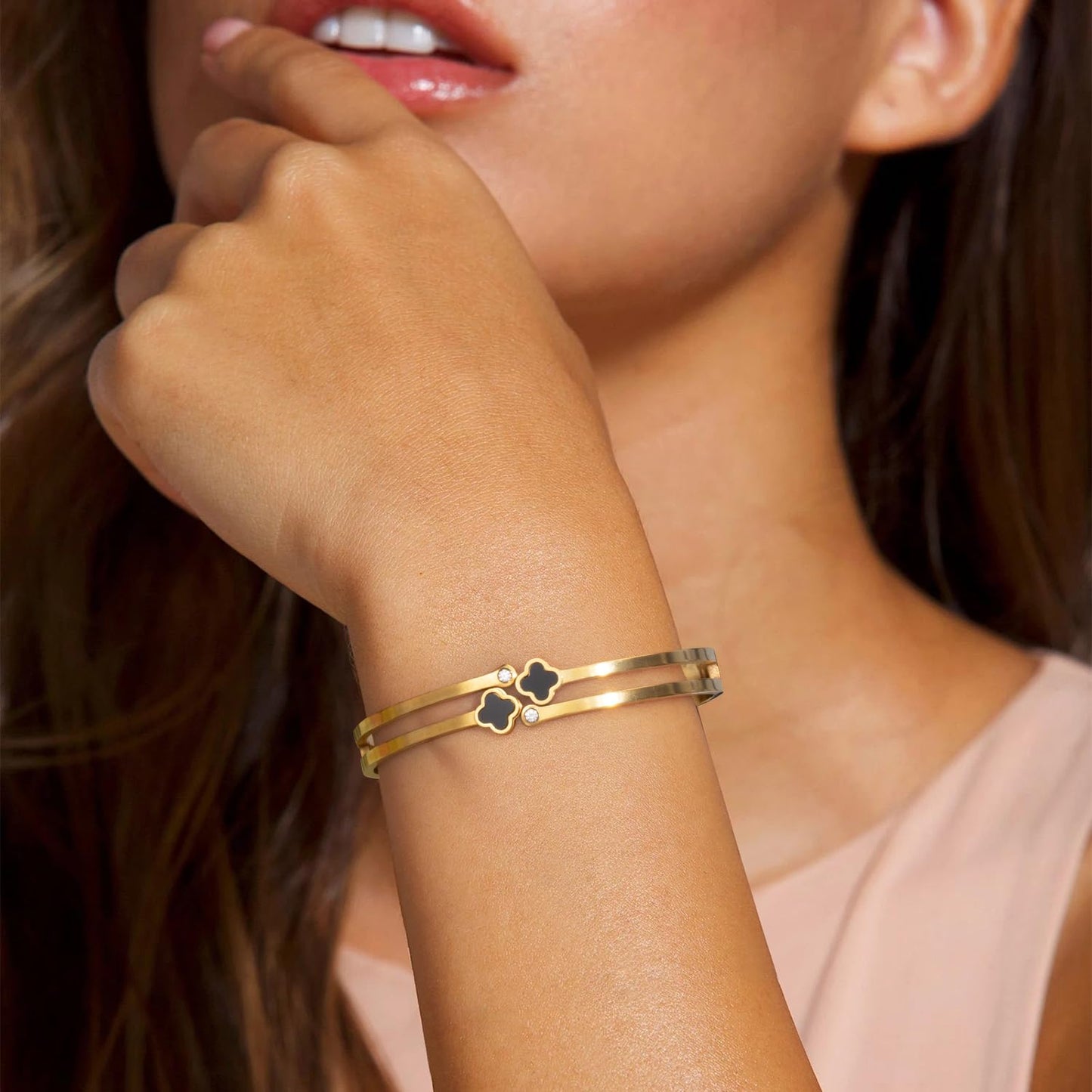 YeGieonr Armreif Armband Damen Gold, 18K Vergoldetes Edelstahl Vierblättriges Kleeblatt Manschettenarmreif, Personalisiert Geburtstagsgeschenk für Frauen und Mädchen