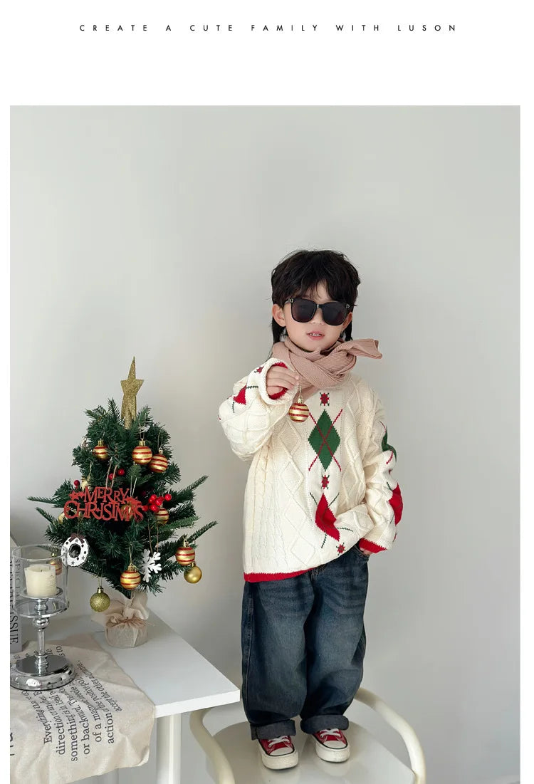 Red and Green Christmas Sweaters for The Whole Family Baby Clothes Winter Women's Knitwear Mom Dad Daughter Son Knitted Jumpers