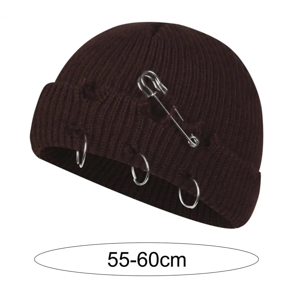 Einfarbige Strickmütze Hip Hop Ripped Warm Wool Yarn Herbst Winter Damen Beanie Cap Bördelnder Metallring Strick-Schädelmütze