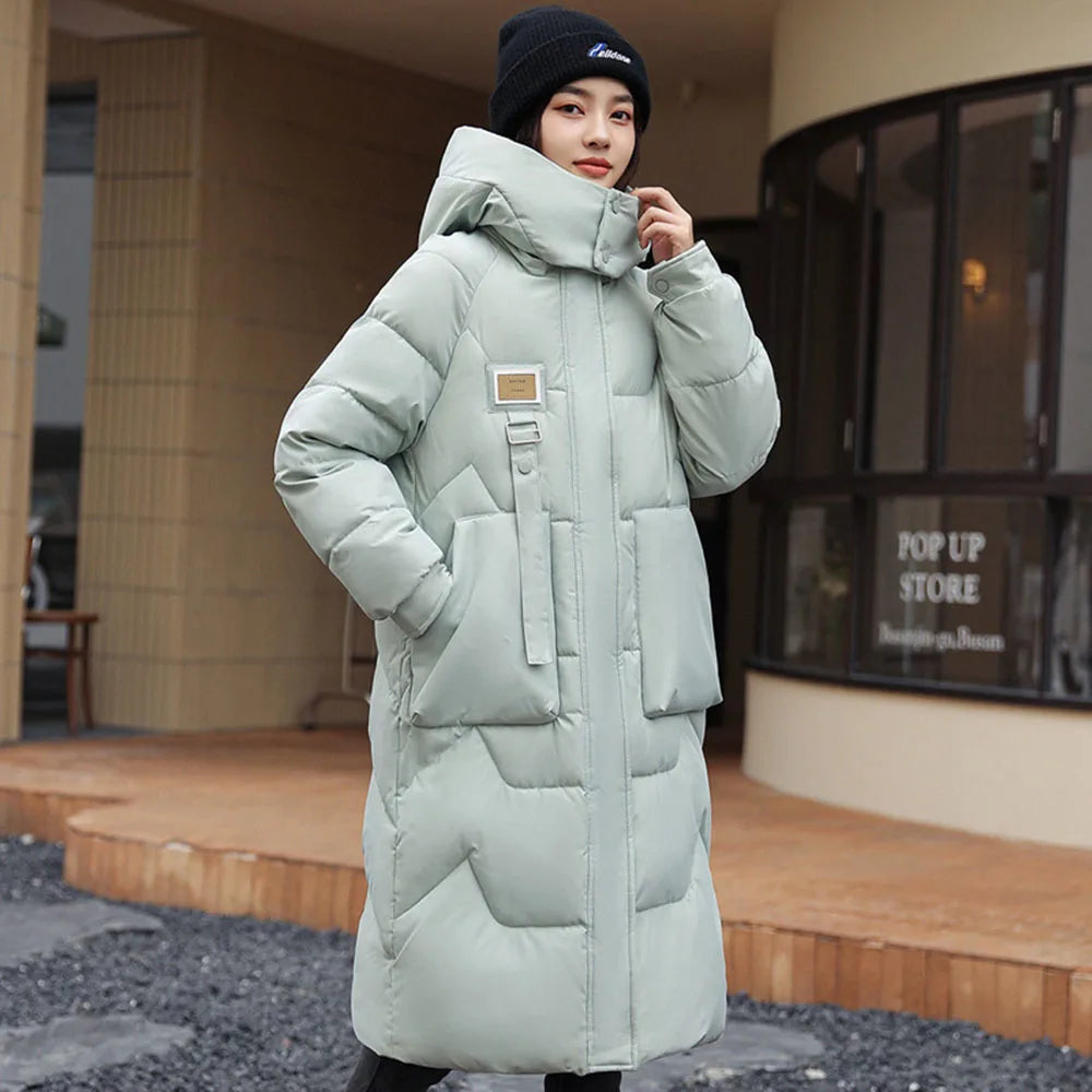 Winter2023 Lange Parkas Damen Daunenmantel Pufferjacke Leder Label Kapuze Große Tasche Polyester Stoff Baumwolle Schnee Outwear