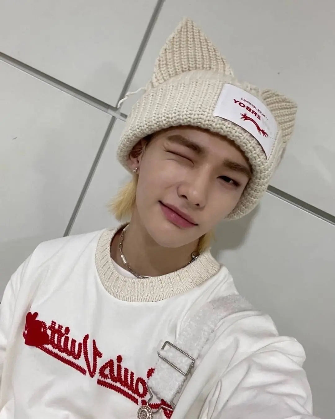 KPOP HyunJin Knitted Hat WAYV HENDERY INS Style Wool Cat Ear Hat Winter Warm Decorative Cap Couple Christmas Gifts